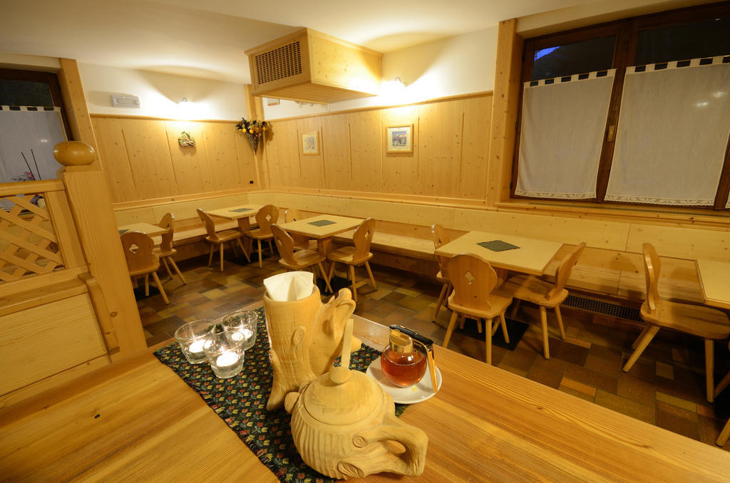 Albergo Sporting Peio Fonti Exteriör bild