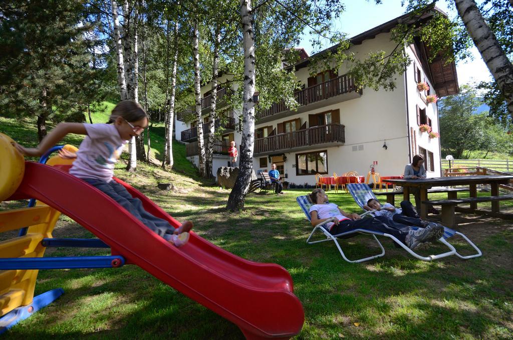 Albergo Sporting Peio Fonti Exteriör bild