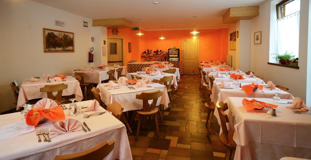Albergo Sporting Peio Fonti Exteriör bild