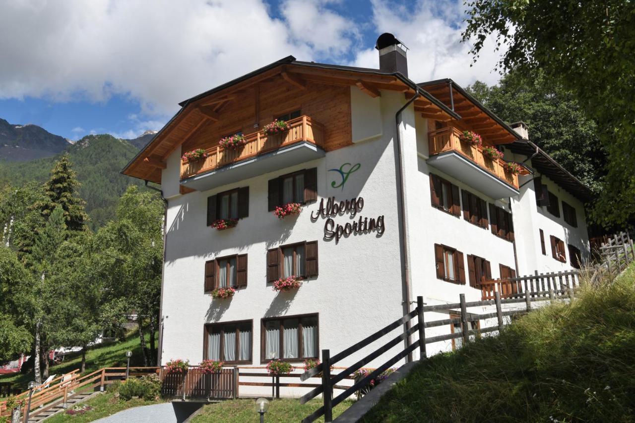 Albergo Sporting Peio Fonti Exteriör bild